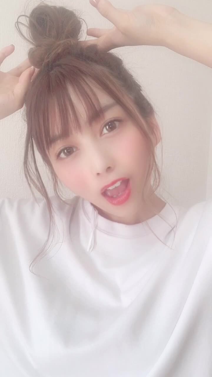 【お団子頭！】【airi】#本気出してみた もともとスカート大嫌いやったし、女子力低め(ノーメイク&スウェット多め)🤦‍♀️今は服もメイクも大好き！可愛くなりたい！オシャレになりたい！なりたい自分になる為に日々頑張り中です。