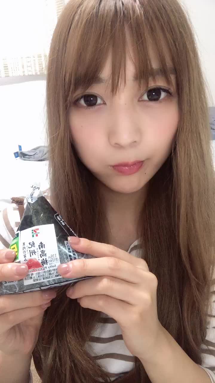 【S級美女】【airi】この食べ方したら絶対周りの人にどーゆう開け方？って言われる😂海苔いらない人参考にしてください💓#tiktok教室