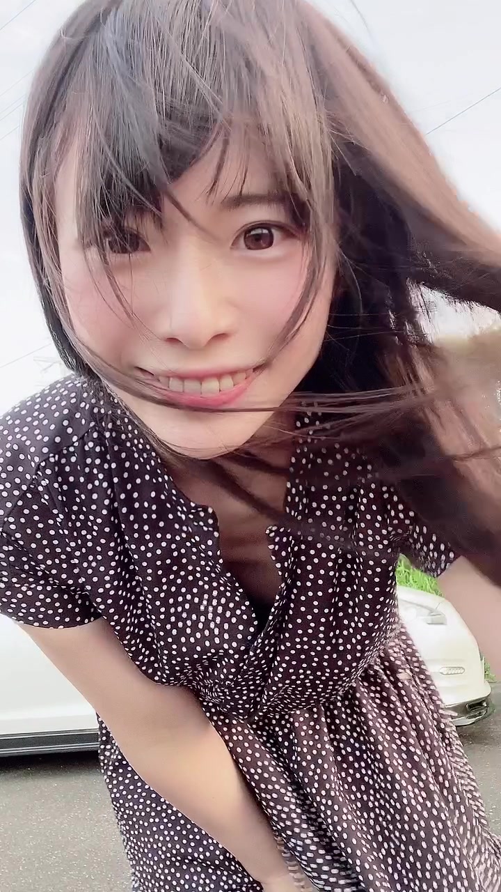 【谷間を見せてくれるちっぱいスレンダー美少女！】【天津いちは】音あってない😭　#japanesegirl #sunnyday #イケナイ太陽