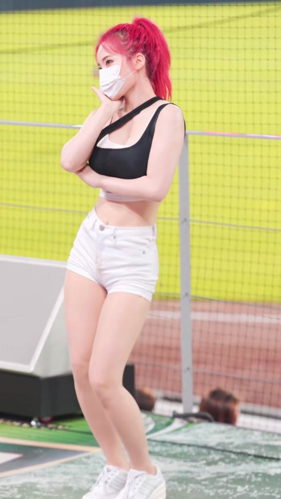 【赤髪のセクシーチアリーダー】cheerleaders are the best ♡ #model #koreantiktok #koreangirlシpage