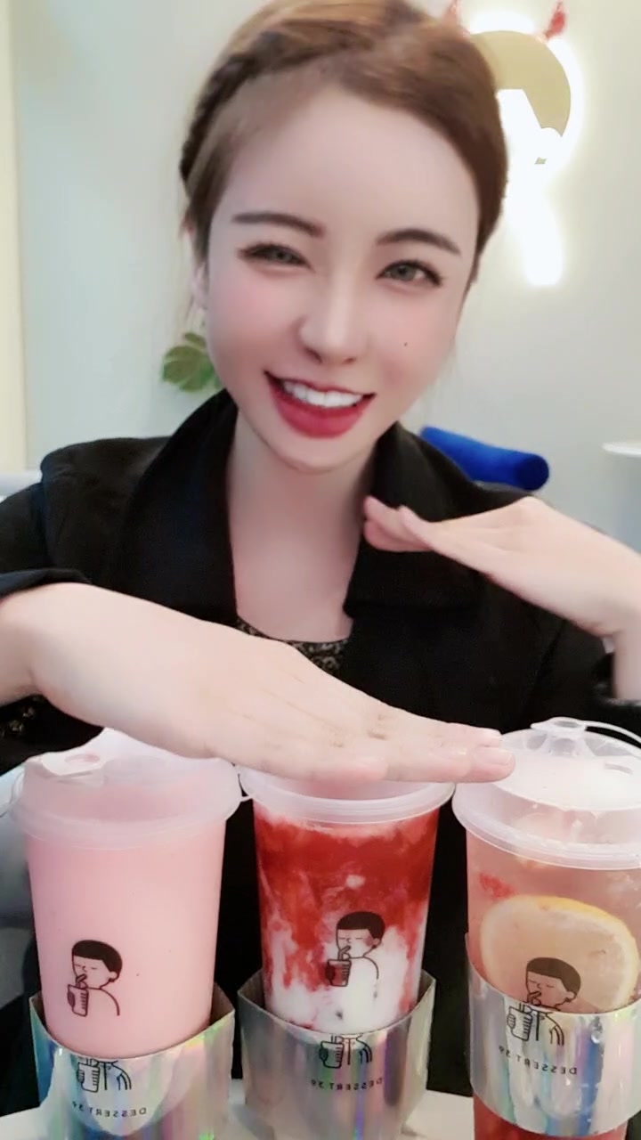 【食べまくり飲みまくりなS級美女！#完璧なメイクアップ🤧】#완벽메이크업 너무좋앙🤧 #tiktok #트렌드세터 #entertainment