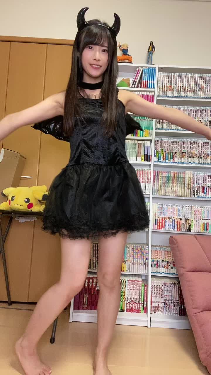 【太ももが超綺麗なコスプレ美客美女！】【天津いちは】#japanesegirl #スクワット #cosplay