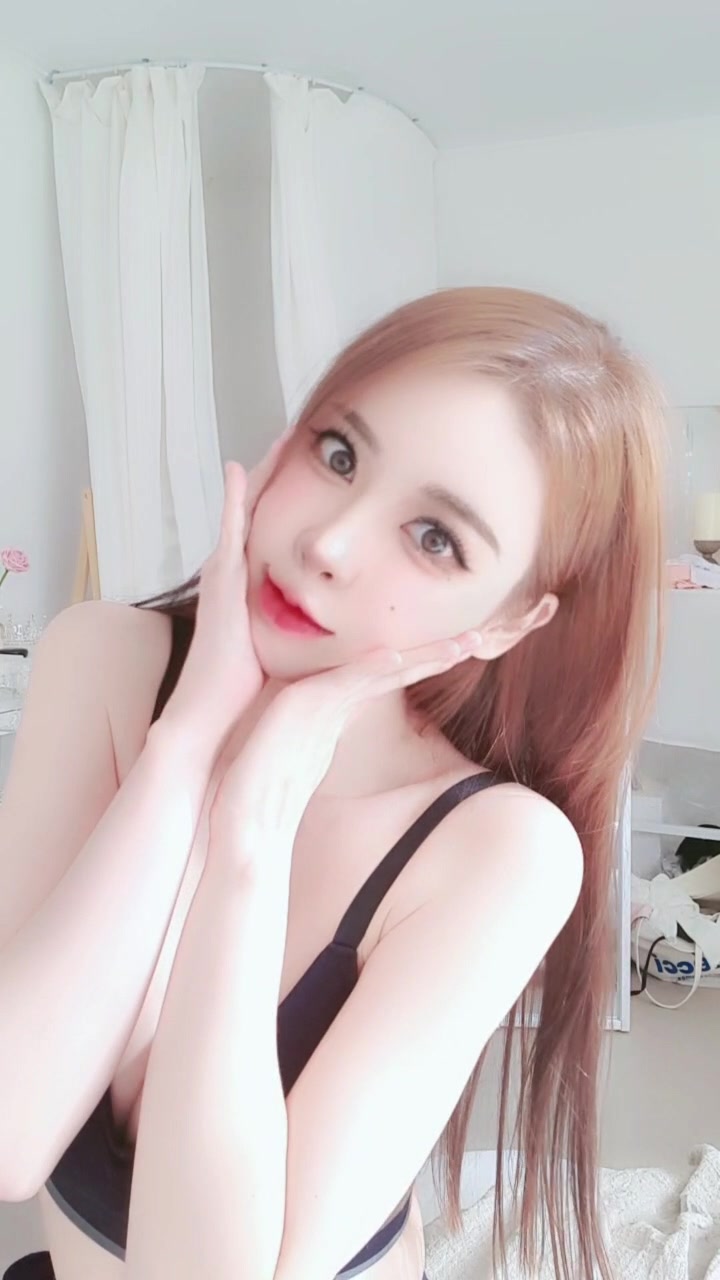 【完璧メイクな美谷間巨乳美女の乳揺れ】#완벽메이크업 나한테1일pt받을래?#tiktok #틱톡순삭 #틱톡선생 #트렌드세터 