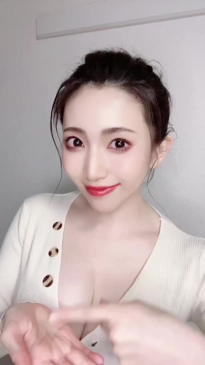 【綺麗な谷間をした色白美白のS級美女】【妃ひかり】みんな今日ご飯何食べたの？#ご飯#food #fty