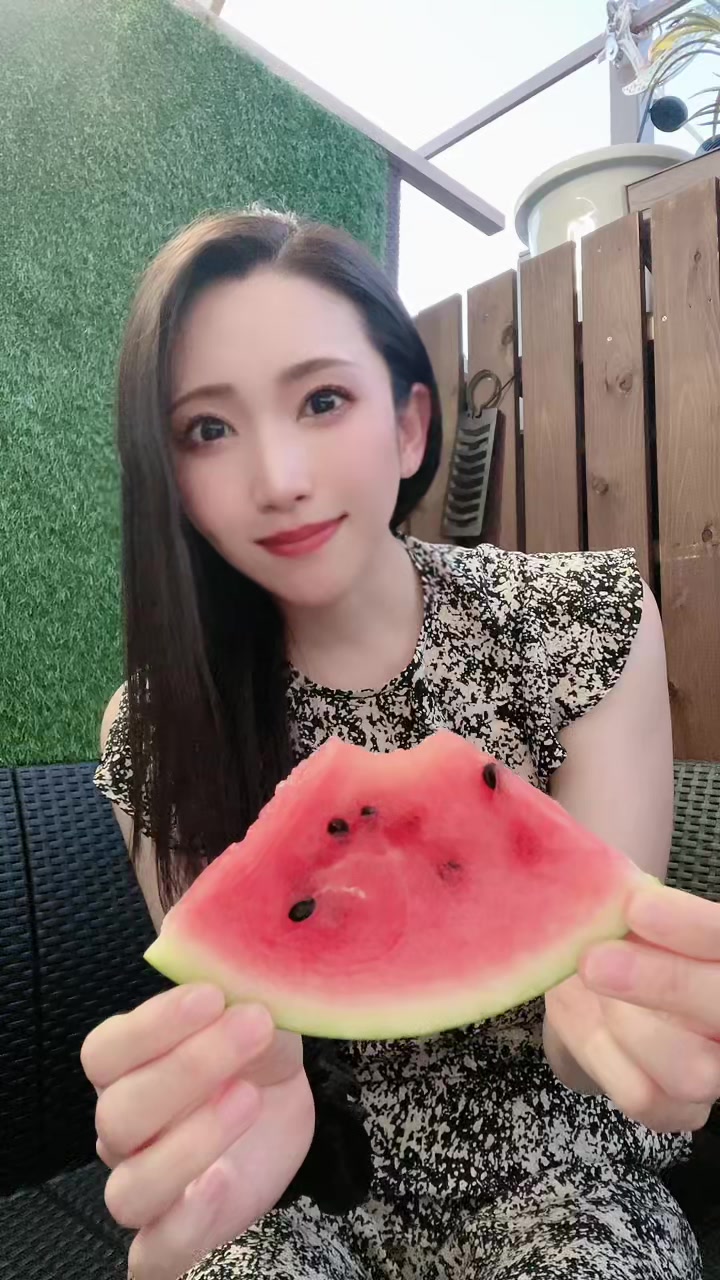 【フェロモン美女】【妃ひかり】友達とバーベキューしにきた🍉#スイカ#BBQ 