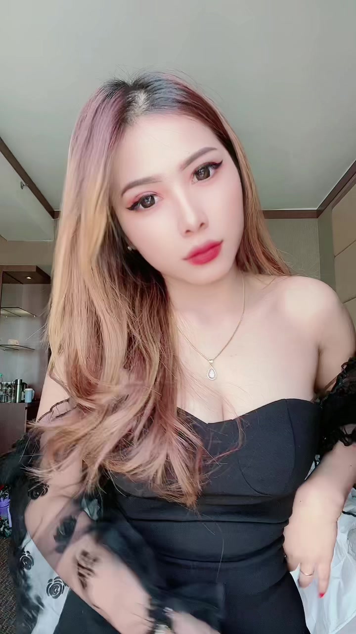 【黒ドレスの巨乳美女】【Caroline】 シ シ゚viral viraltiktok🖤シ゚☆♡ #chinesetiktok 