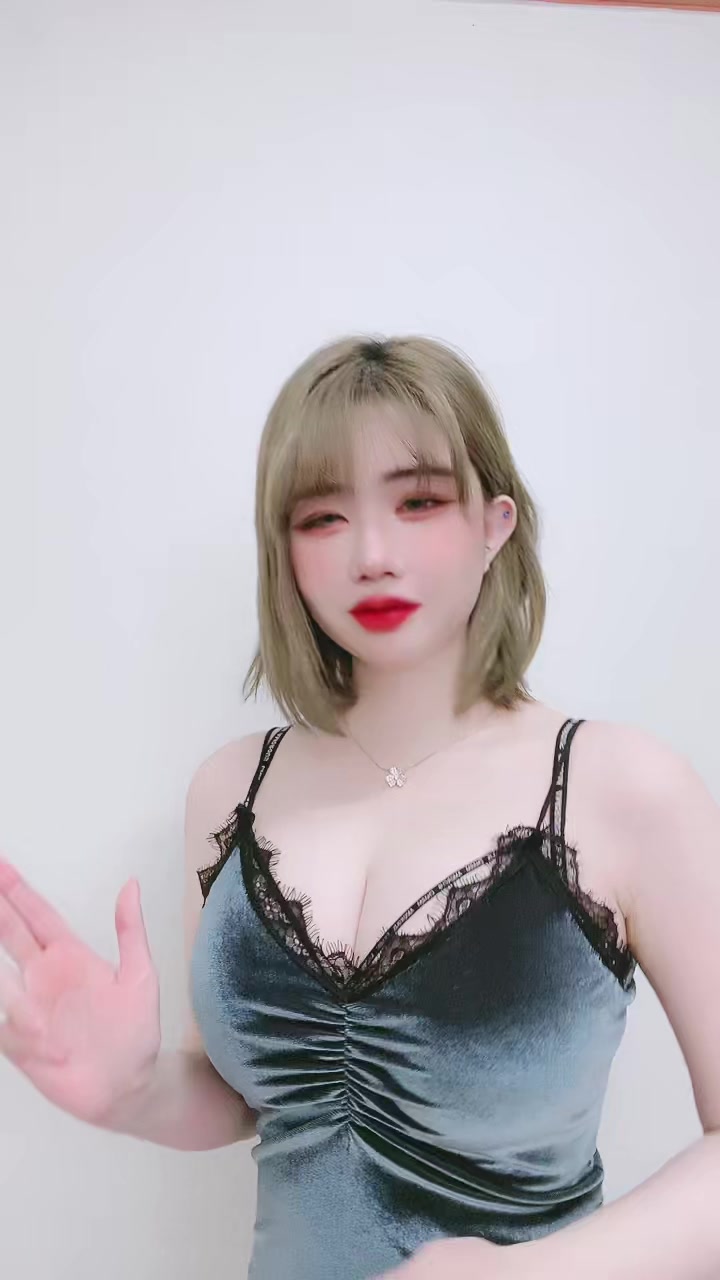 【ブルンブルン上下に揺らす巨乳美女！】살쪄서 큰일났어 ㅠㅠㅠ #추천떠랑 