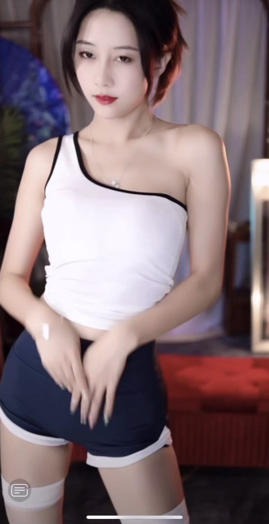 【美BODYスタイルのセクシー美女が腰振りダンス】#girls
