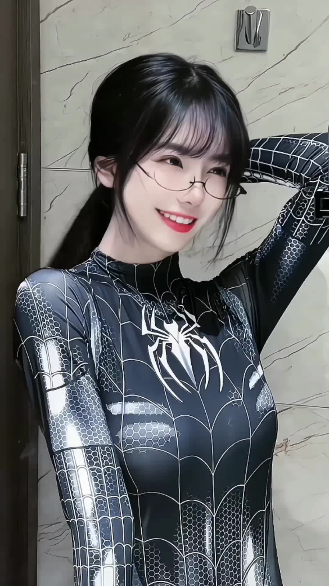 【スパイダーマンコスプレのメガネ美少女】올바른 열림 방법을 알고 계십니까?