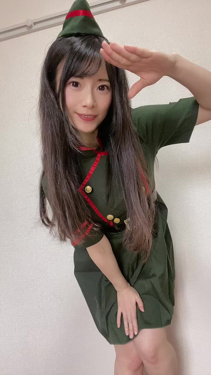 【コスプレで可愛いダンスをする美女】【天津いちは】#onlyone #militaryuniform #armygirl 