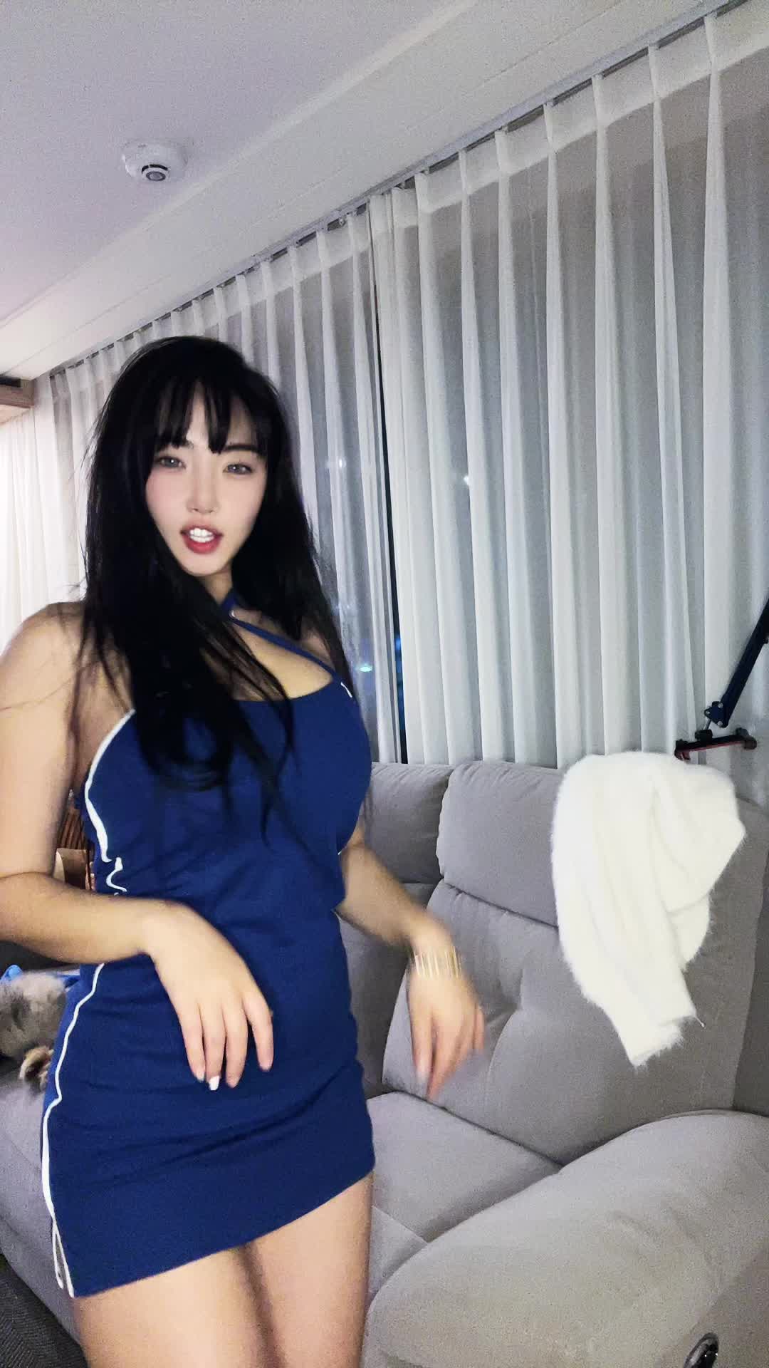 【腰振りダンス巨乳美女】야밤에는 흥🤩🤩🤩#🤩#흥녀#춤#챌린지메이커#챌린지#챌린지도전#챌린지댄스#챌린지크리에이터 #챌린지댄스도전#섹시#섹시춤#야밤에#댄스#흥#역시밤에#맥주한잔 page シ #funny シ゚viral #틱톡친구#놀러와요#팔로우해주신분들감사해요❤️ #추천#추천떠라#추천_#추천_뜨자 #예쁘게봐주세요 #자기관리#운동하는여자#daily#girls#follower #exercise #dance #drink #다이어트#프리랜서모델#서울#경기#인천#놀러와#친구#일상#공감#댓글#댓글회신#일상이야기#라이브방송#일반인