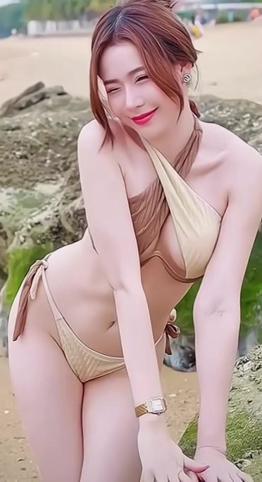 【セクシーなビキニ水着姿で撮影しているパーフェクトボディライン美女！】#sexy #cutegirl #fyb #fwb #thaigirl #bikini #น่ารัก #สาวสวย #ทะเล #เซ็กซี่ #อย่าปิดการมองเห็น 