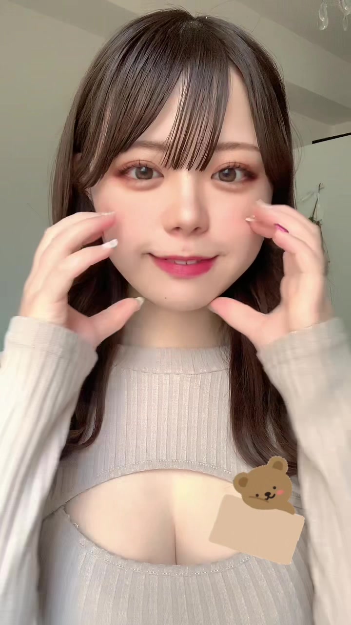 【セクシーな谷間を見せてくれる激カワ童顔美少女！】【くるみん】田中の可愛いところコメントで教えて #最後の最後に間違えるのやめたい