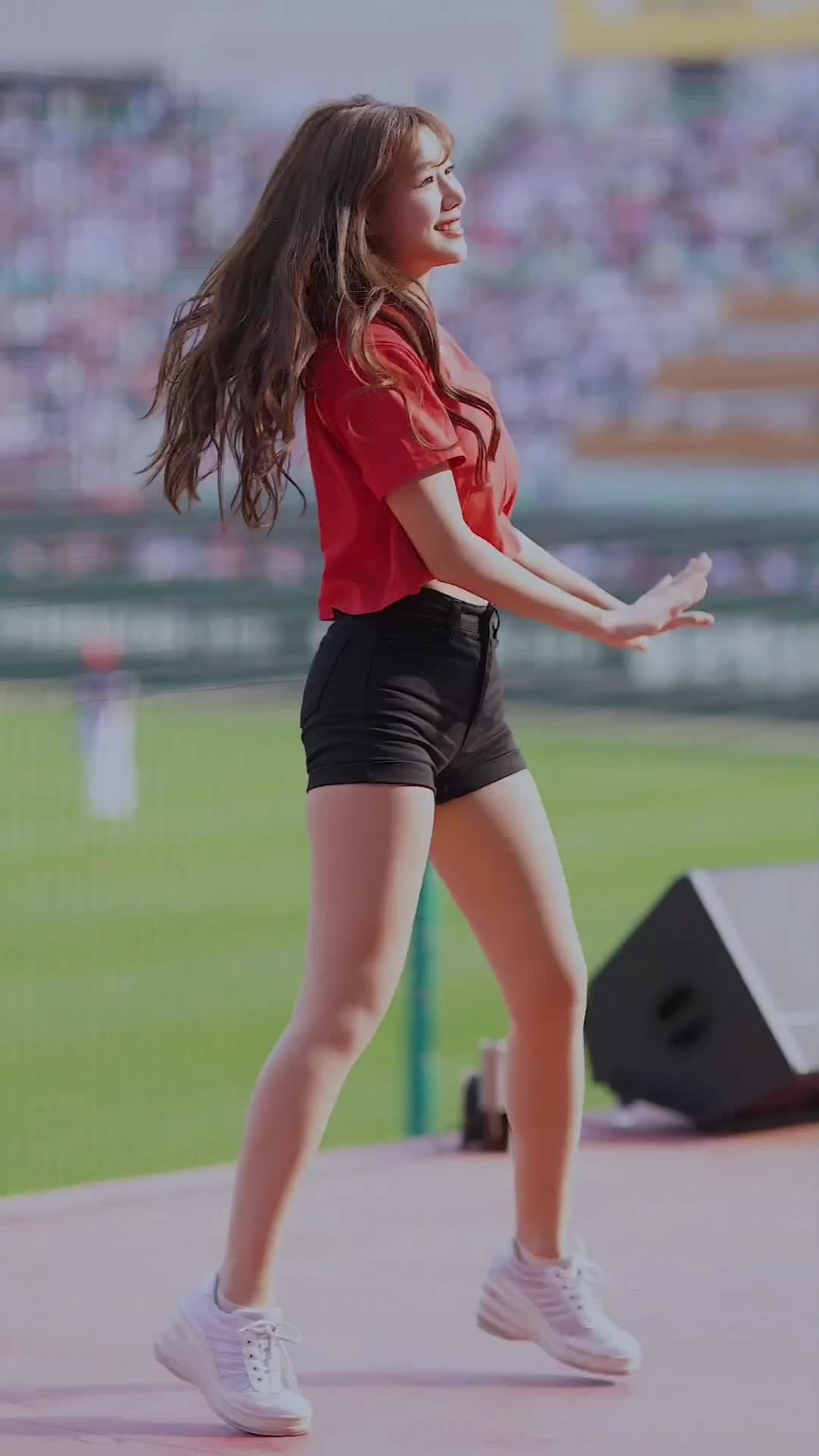 【清楚で美形な美脚韓国チアリーダー】#redvelvet #cheerleader #koreangir