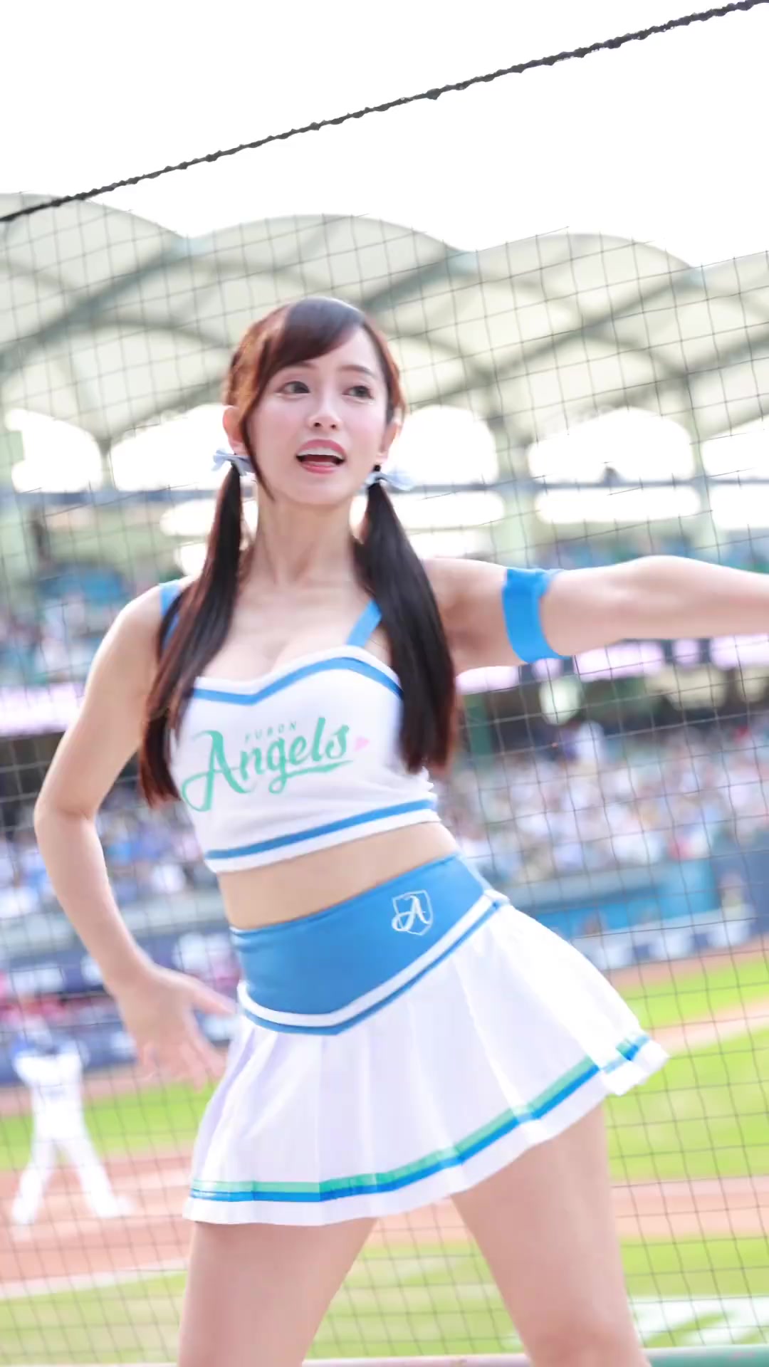 【超絶美人な台湾チアリーダーの美脚セクシーダンス！】#fubon #fubonangels #angels # #台湾チア #タイペイ #丹丹 #タンタン #evelyn #めちゃくちゃ美人 #美人 #美女 